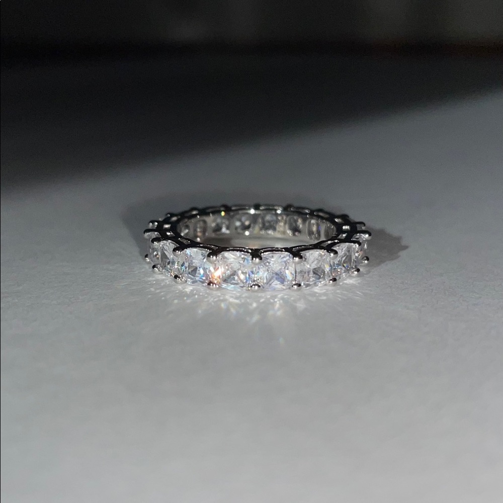 Waterproof Tarnish Proof Silver Diamond Ring - Picture 6 of 7